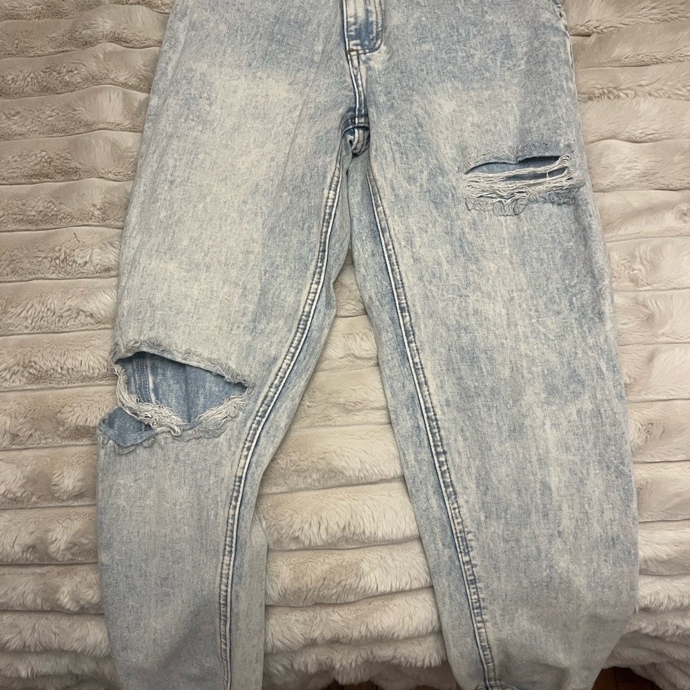 Refuge Women's Light Blue Straight Leg Jeans